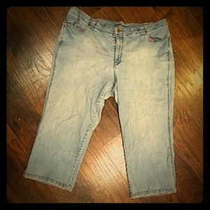 *FREE* Venezia Capri Jeans w/ Bundle of 2+ Items
